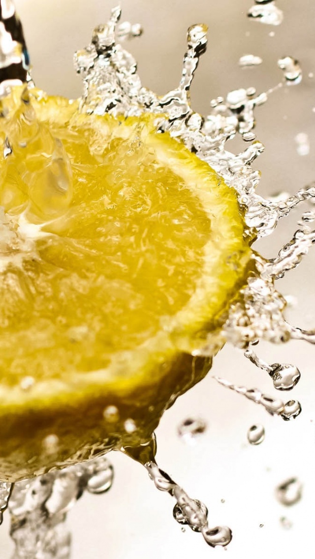 Lemon Water Splash