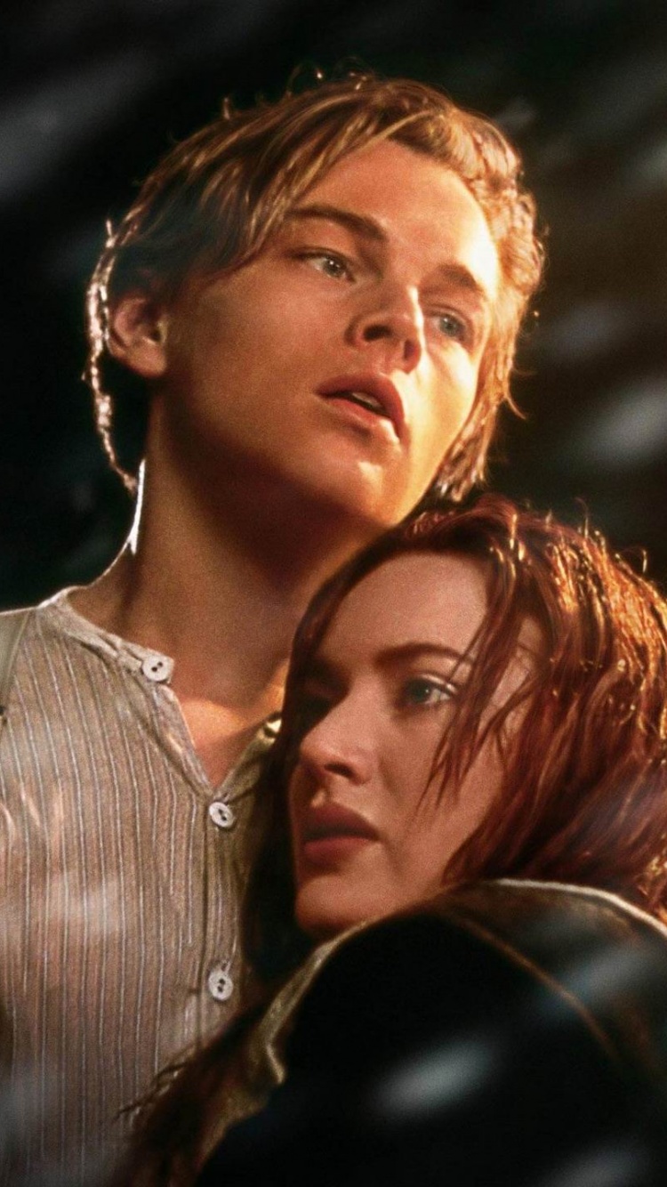 Leonardo Dicaprio And Kate Winslet In Titanic