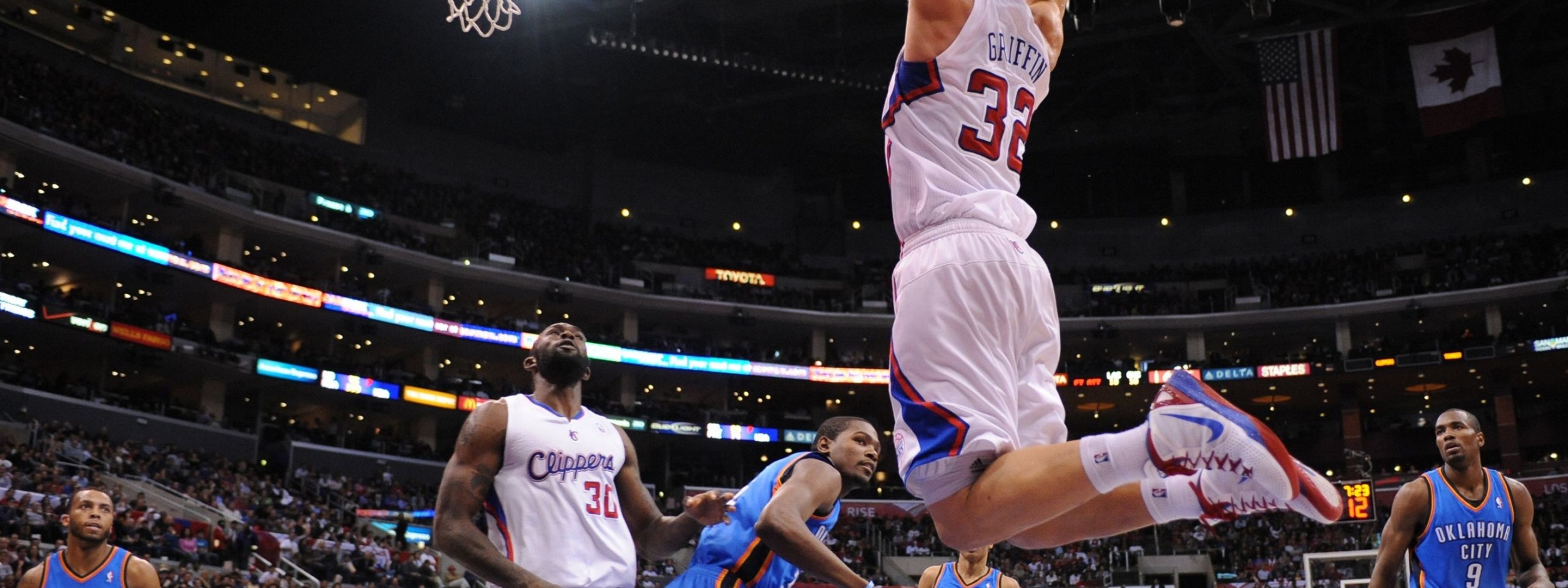 Los Angeles Clippers Nba American Professional Basketball Blake Griffin Dunk On Perkins