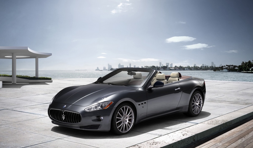 Maserati Grancabrio 2011