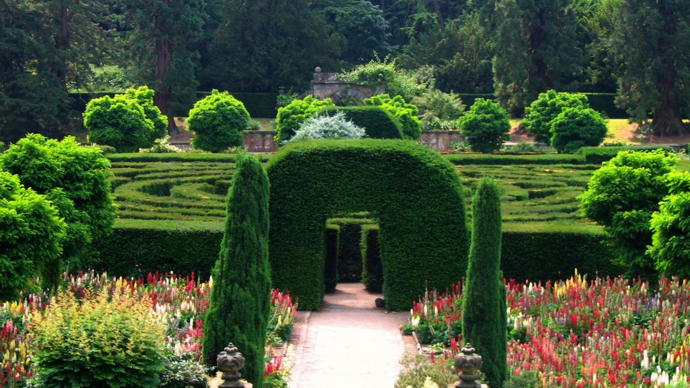 Maze At Chatsworth