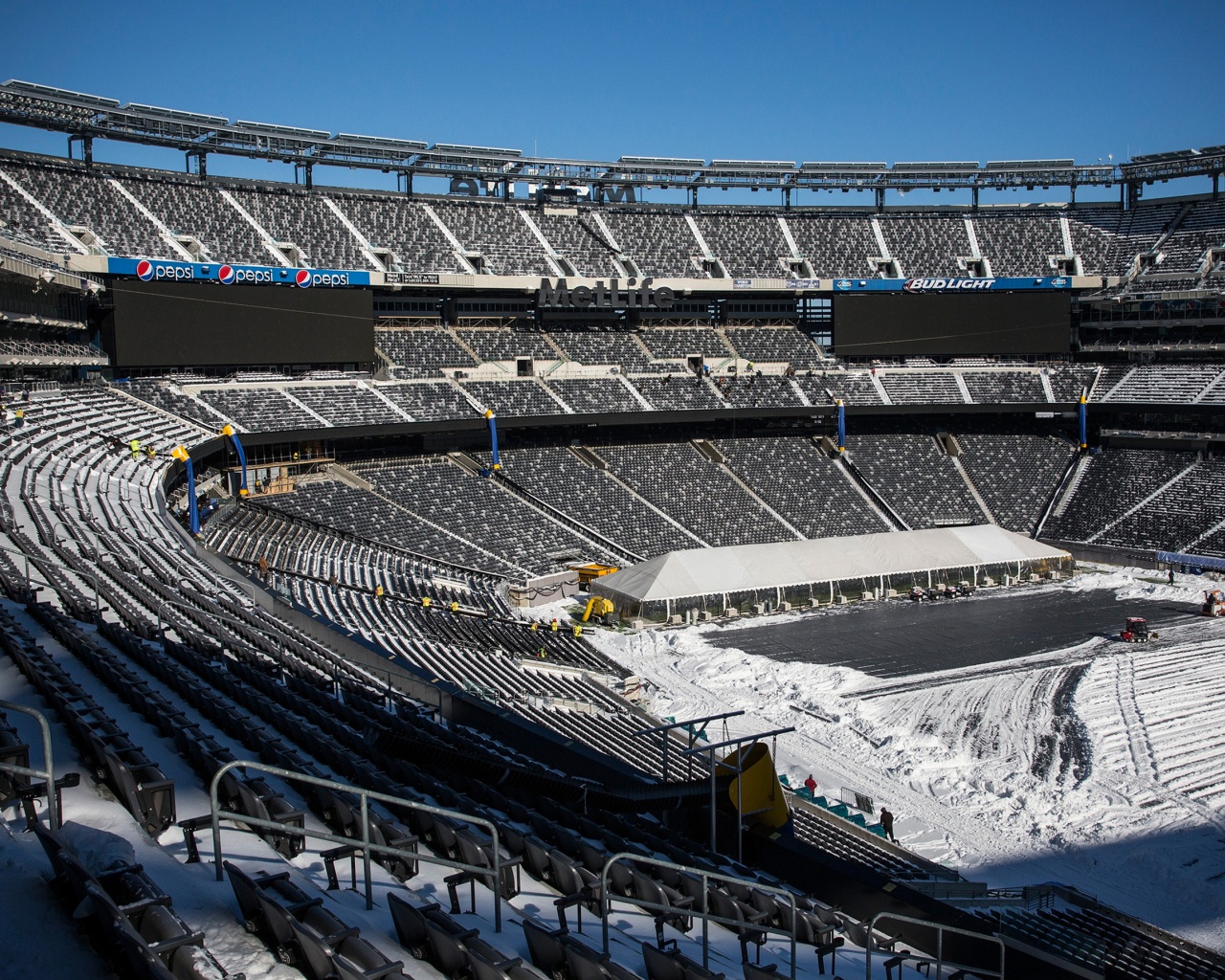 MetLife Full Of Snow-Super Bowl 2014