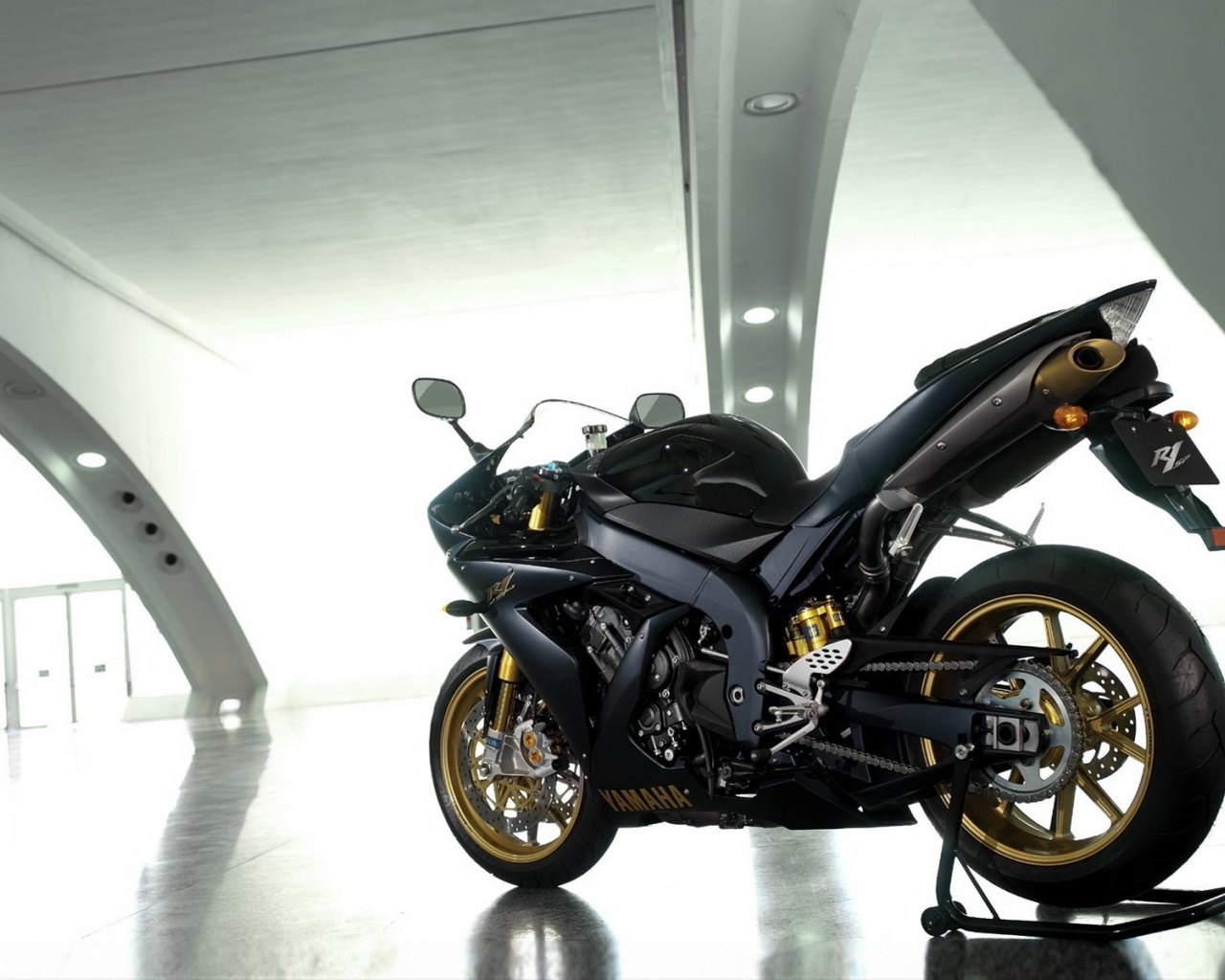 Motorbikes Yamaha R1