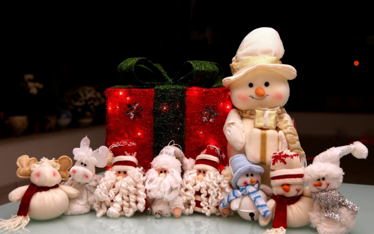 New Year Holiday Christmas Snowmen Santa Claus Gifts Toys