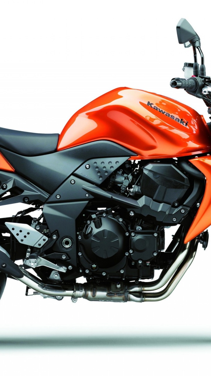 Orange Kawasaki Z750