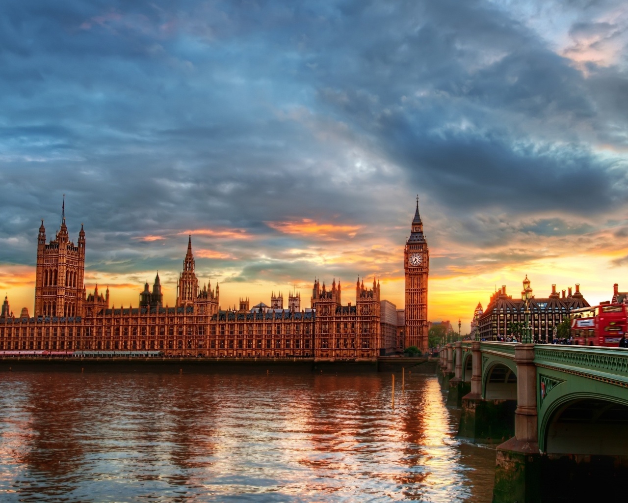 Palace Of Westminster Clock Tower River Thames London