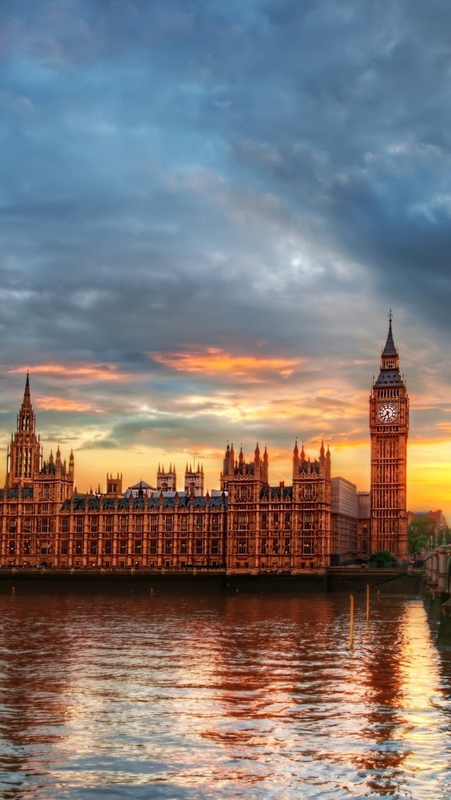 Palace Of Westminster Clock Tower River Thames London