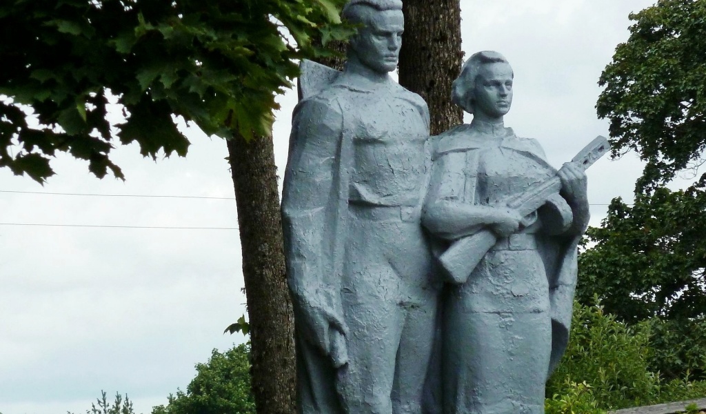 Partisans Sculpture Ahremovtsy Belarus