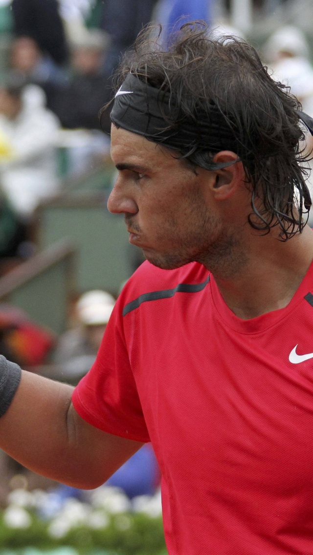 Rafael Nadal Gives Thumbs Up