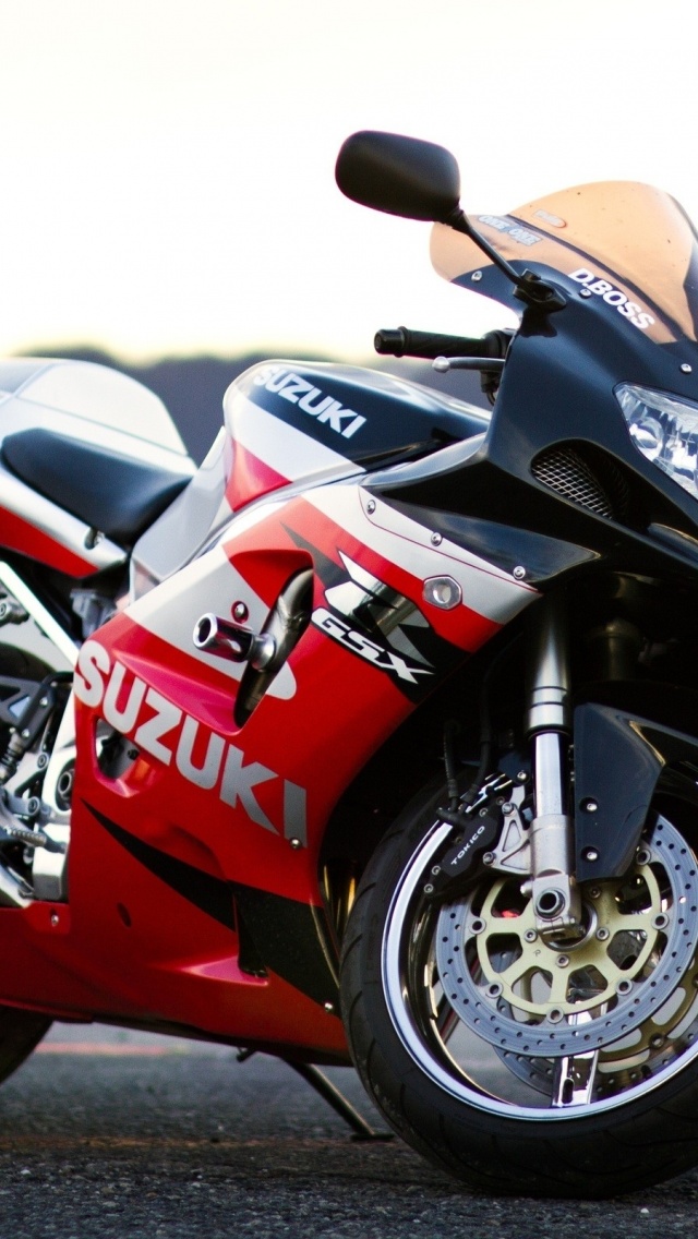 Red Engine Suzuki