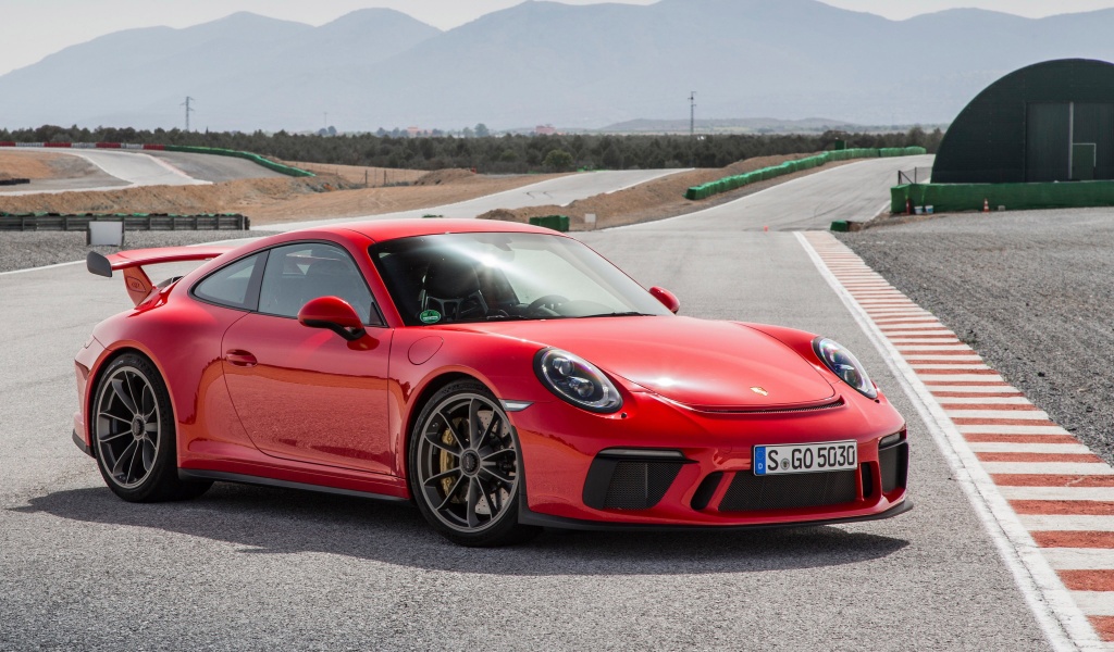 Red Porsche 911 GT3