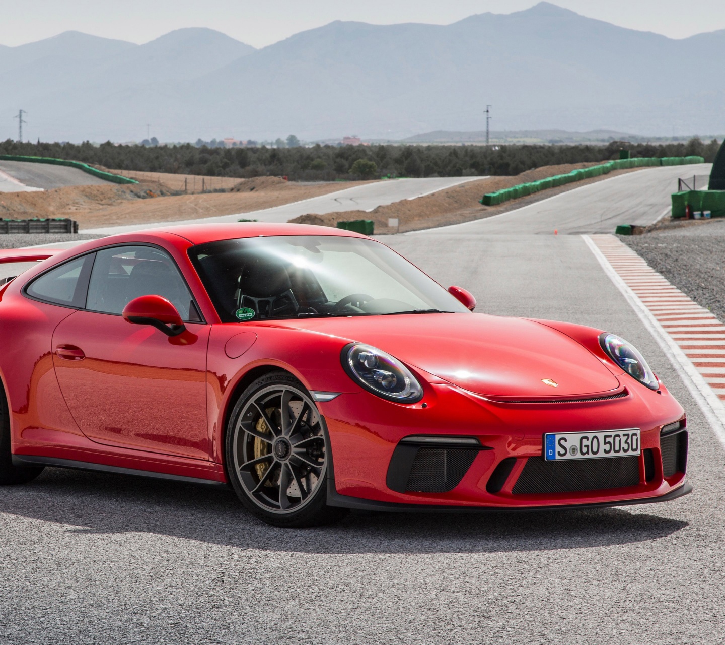 Red Porsche 911 GT3