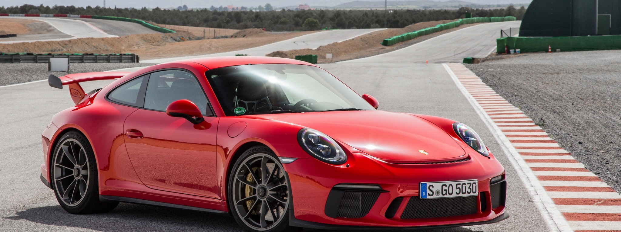 Red Porsche 911 GT3