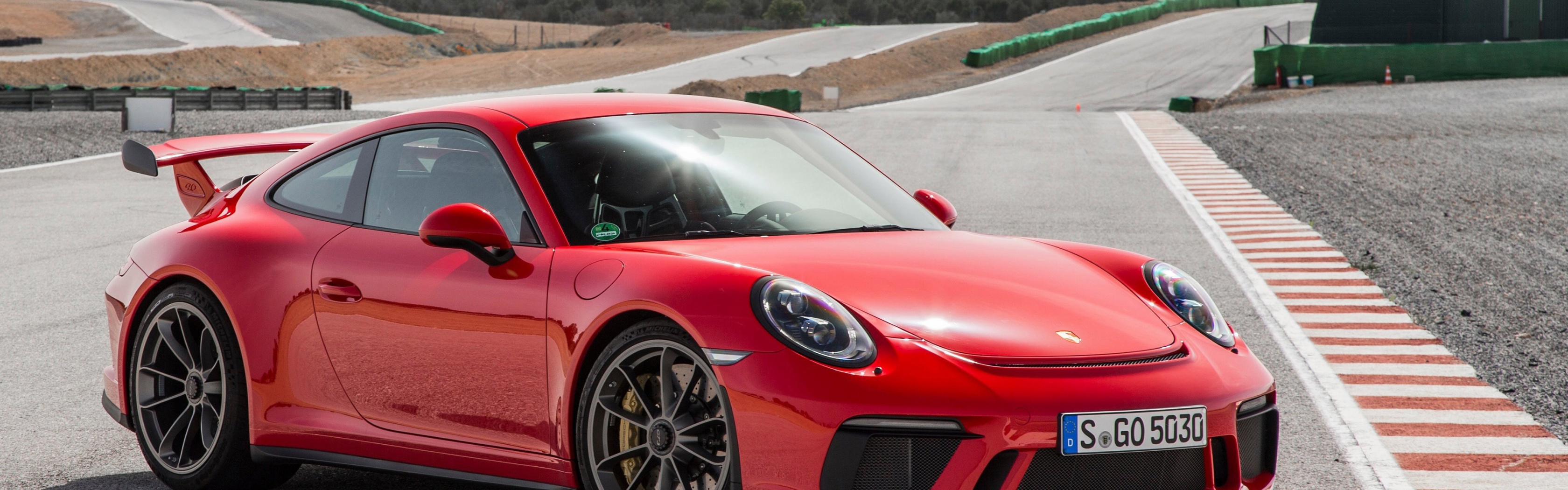 Red Porsche 911 GT3