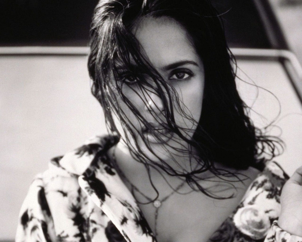 Salma Hayek Brunette Make Upwind Hair Coat Black And White