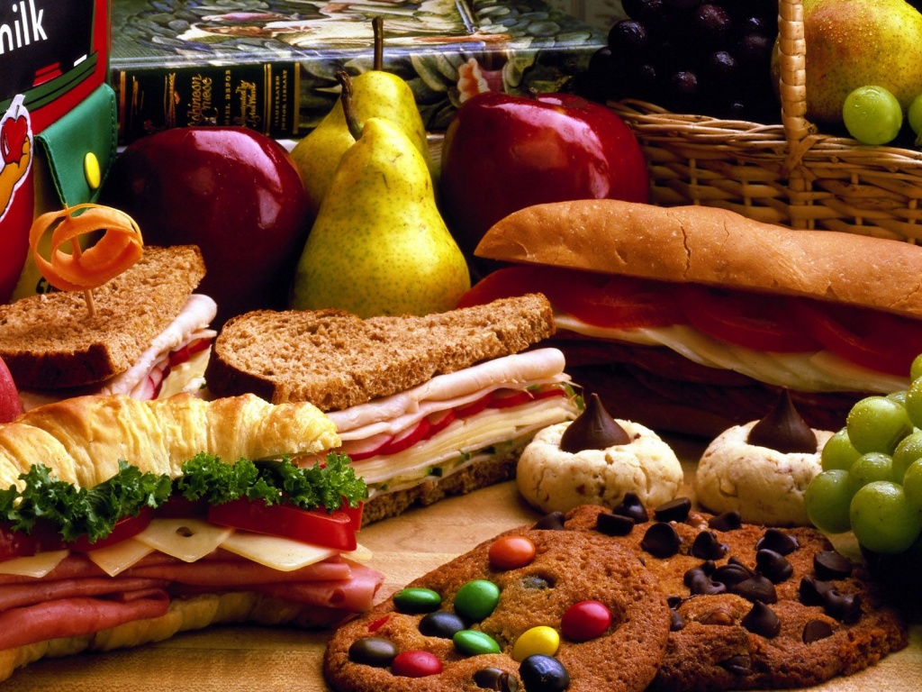 Sandwiches Cookies Bread Grapes Pears Apples