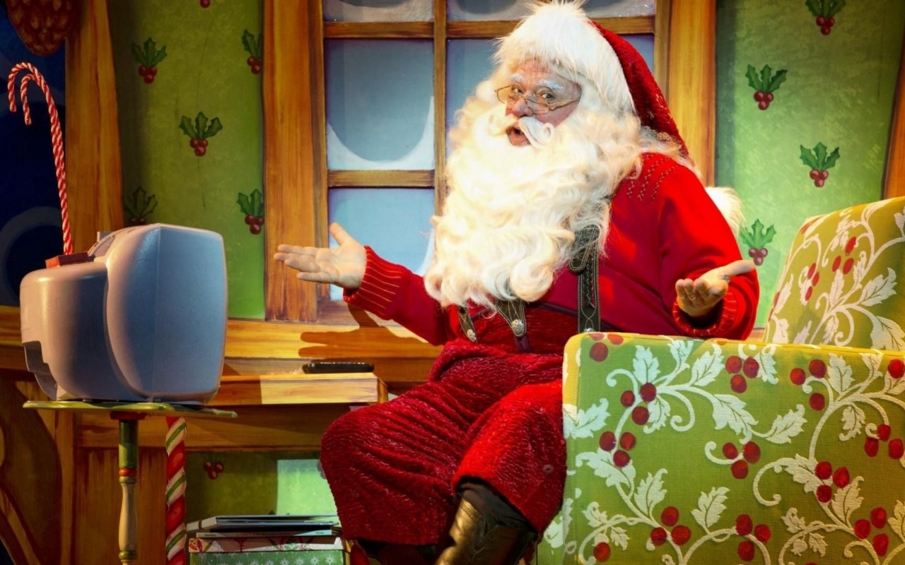 Santa Claus Astonishment Armchair Tv