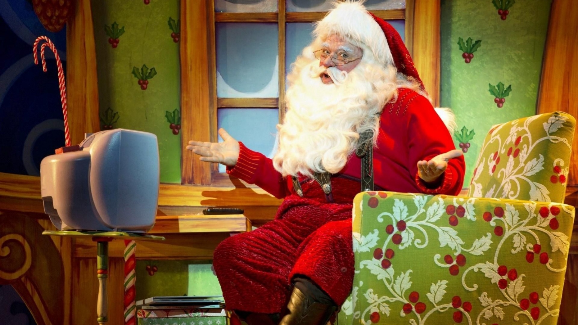 Santa Claus Astonishment Armchair Tv