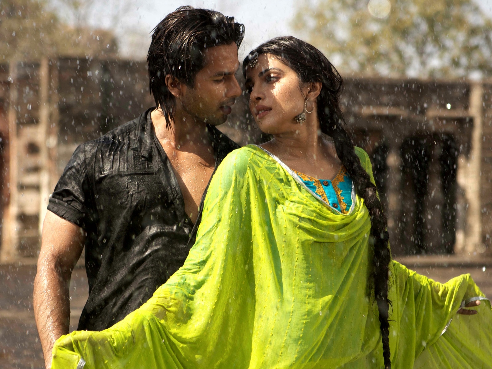 Shahid Priyanka In Teri Meri Kahani