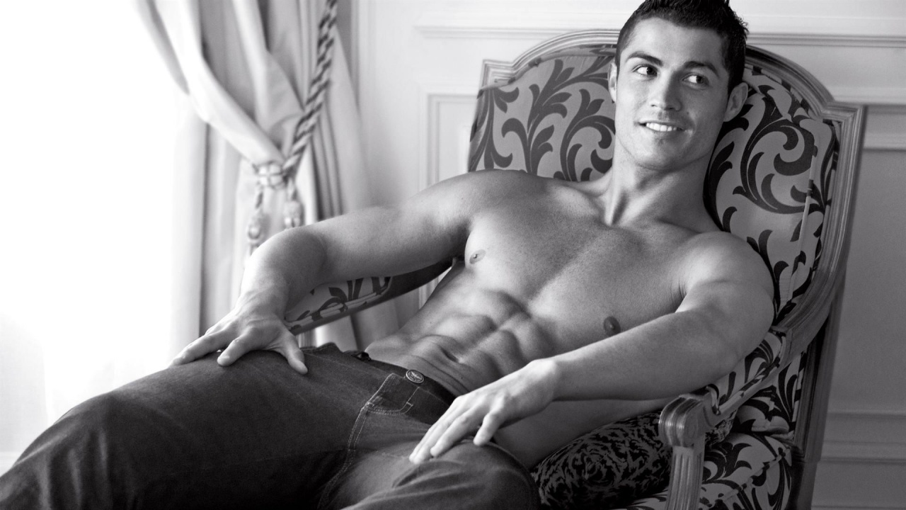 Shirtless Cristiano Ronaldo