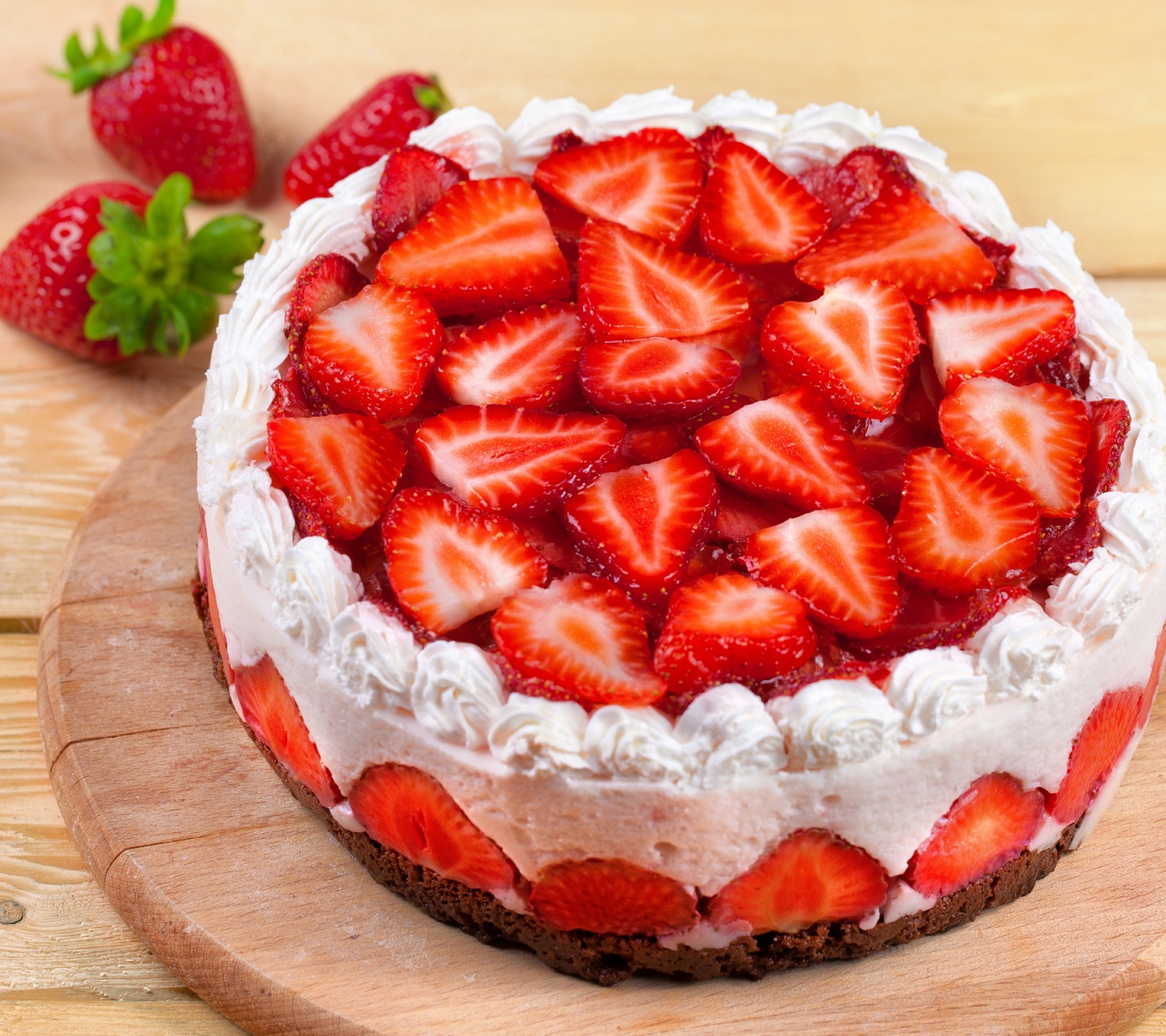 Strawberries Cake