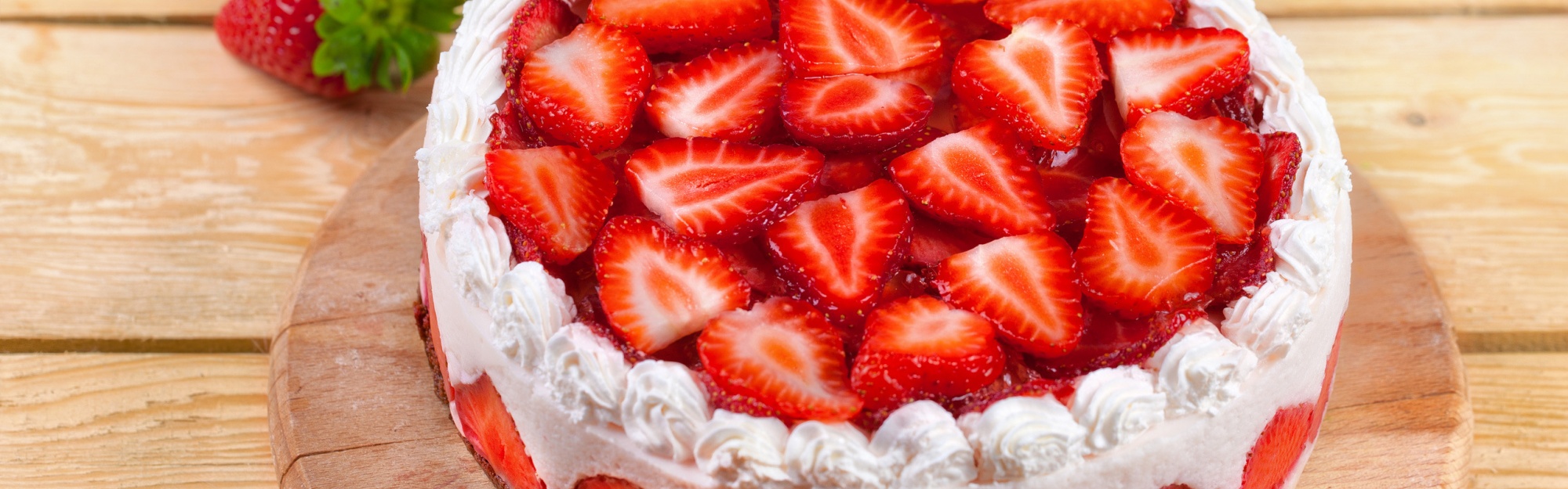 Strawberries Cake