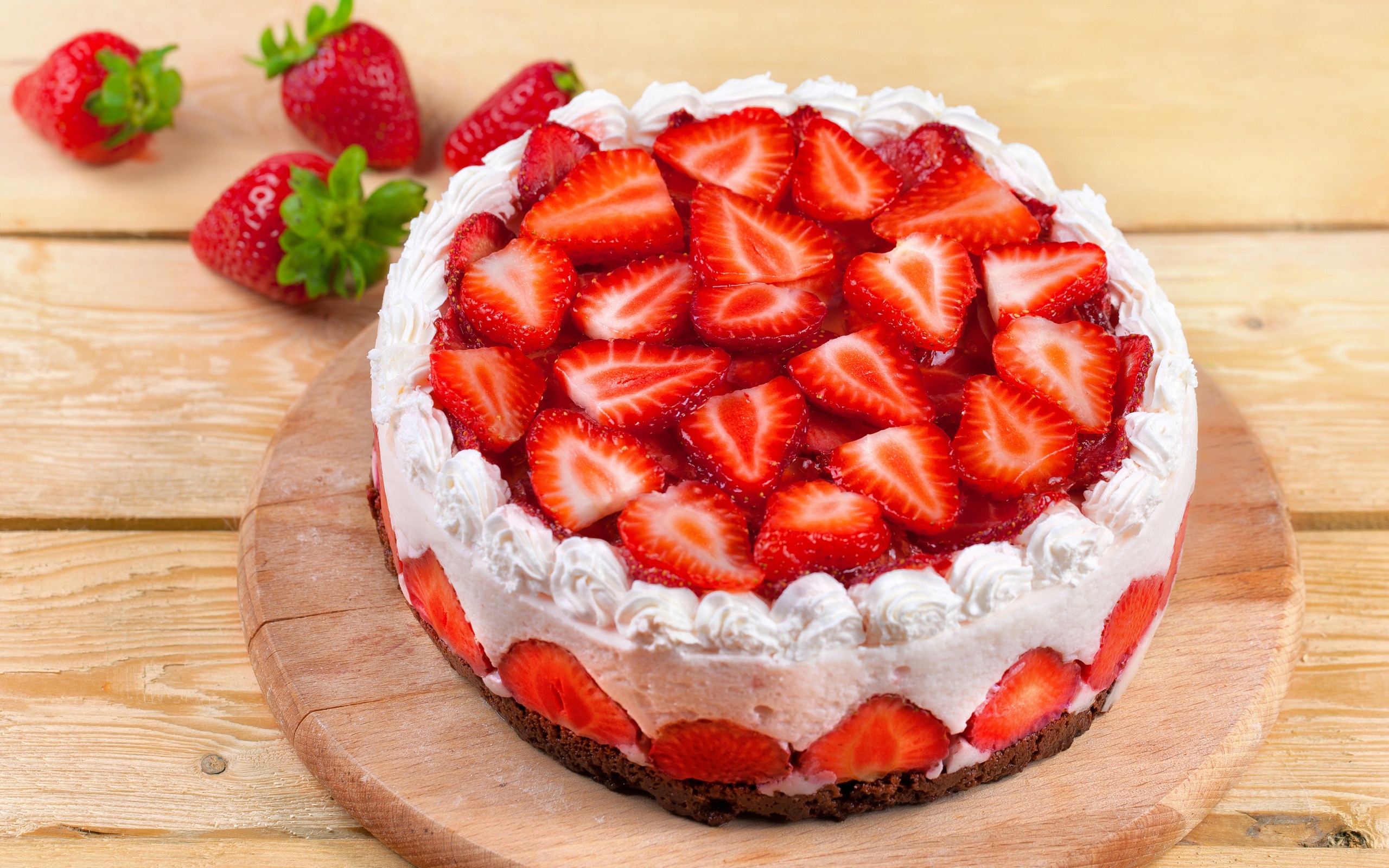 Strawberries Cake