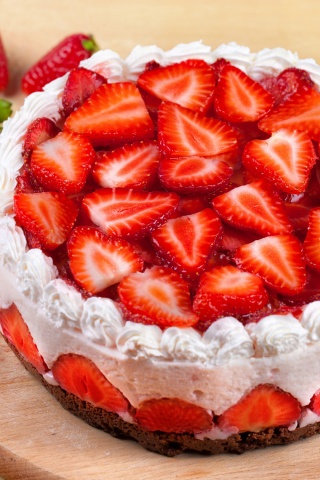 Strawberries Cake