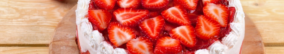 Strawberries Cake