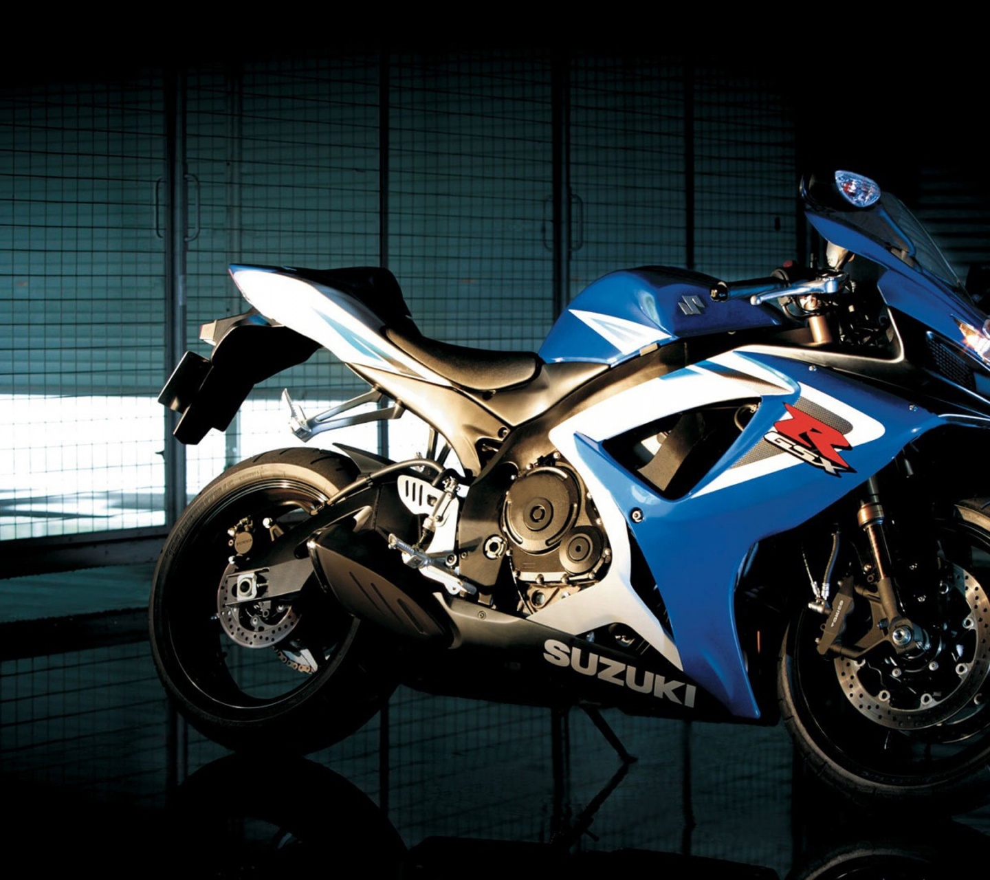 Suzuki GSX R750