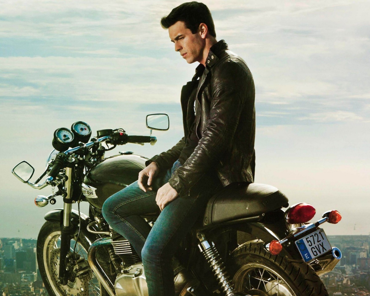 Three Meters Above The Sky Mario Casas Actor Motorcycle Hache