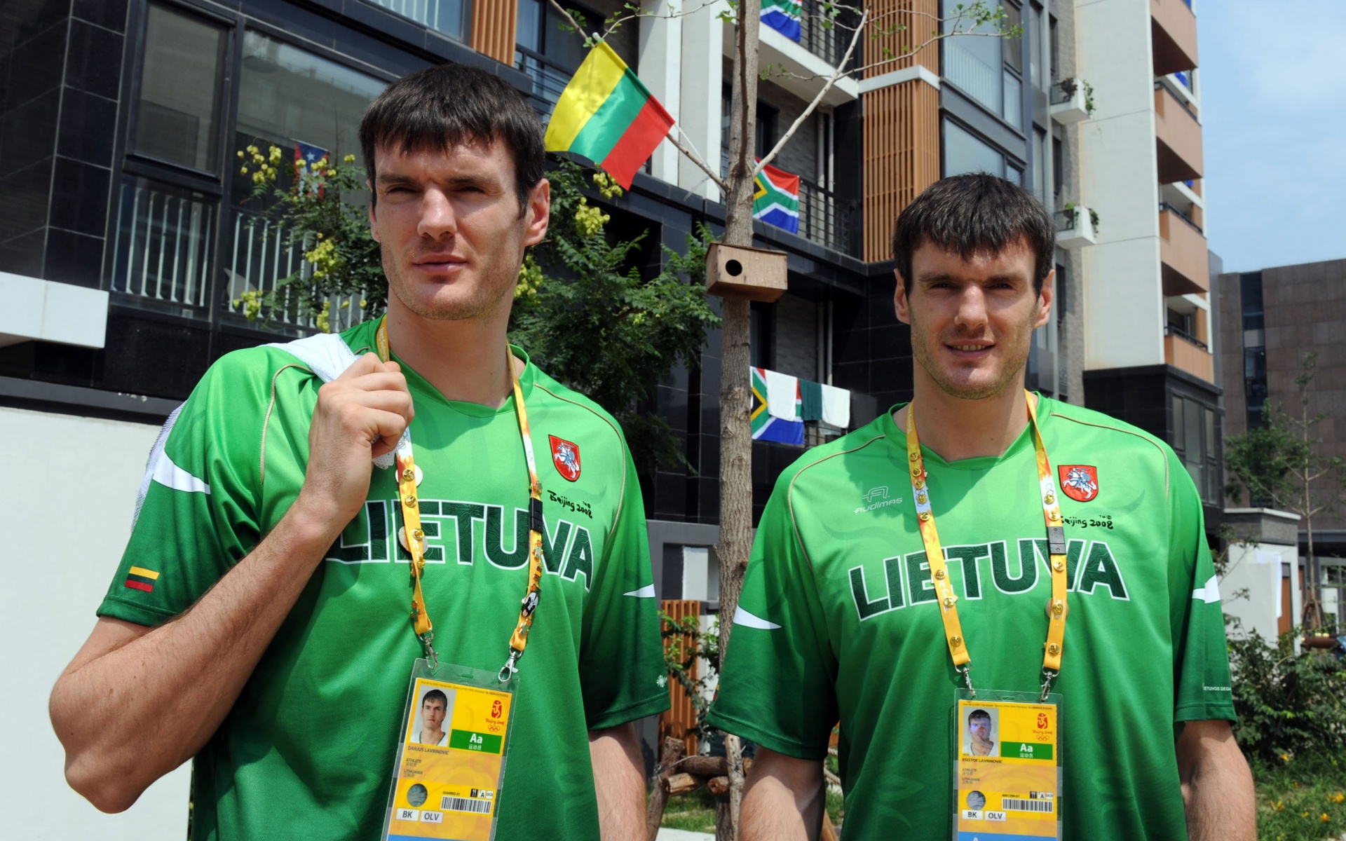 Twins Lavrinovic-Basketball Players