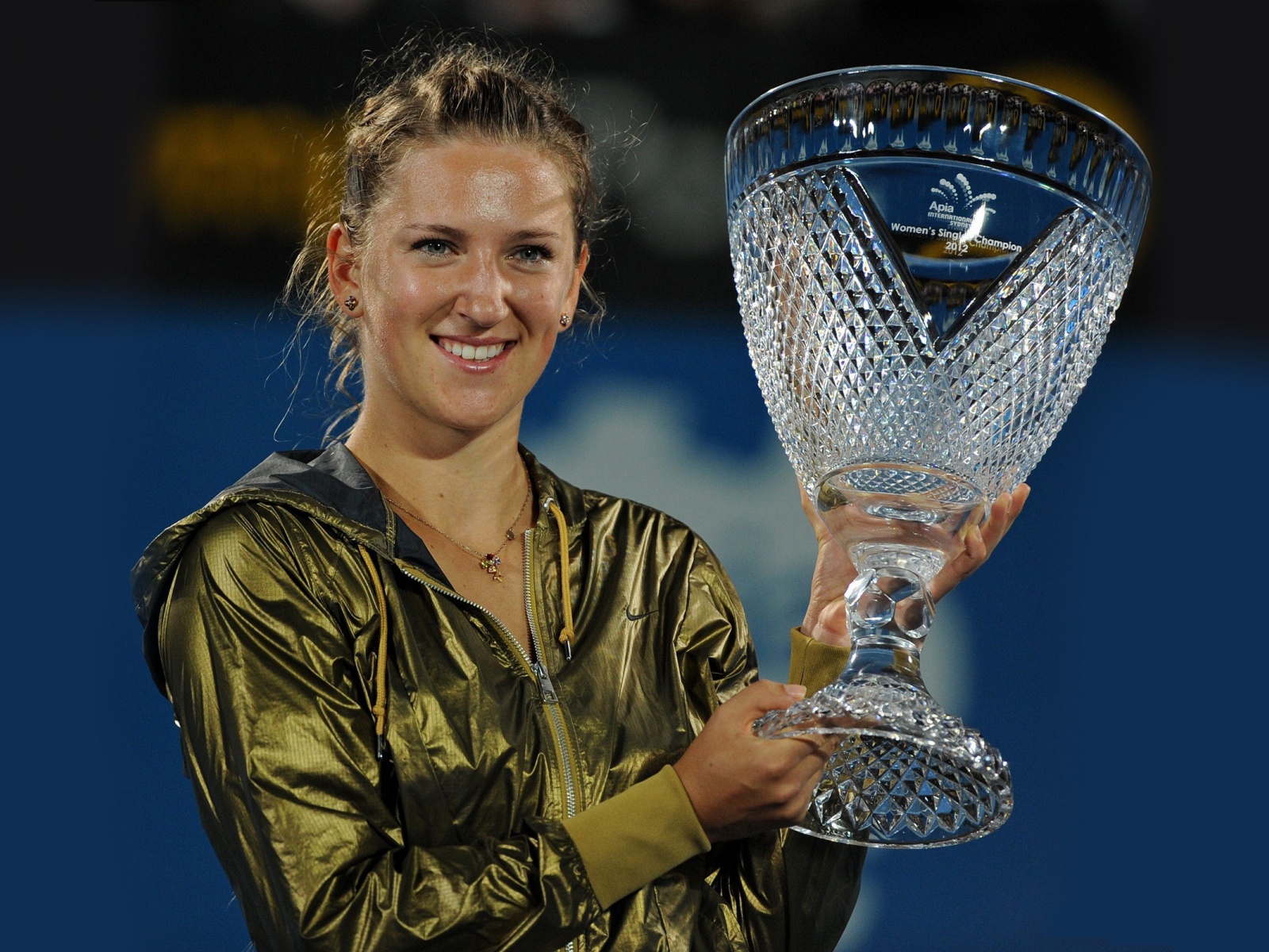 Victoria Azarenka With Trophy