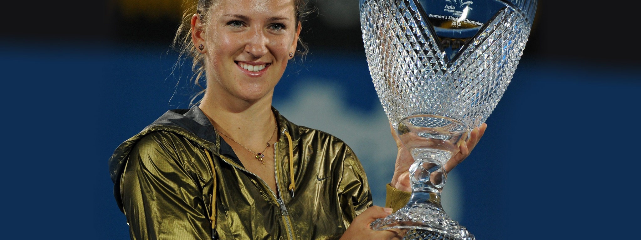 Victoria Azarenka With Trophy