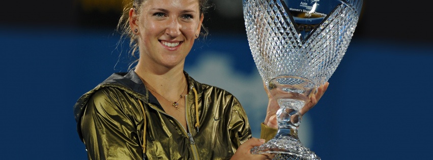 Victoria Azarenka With Trophy