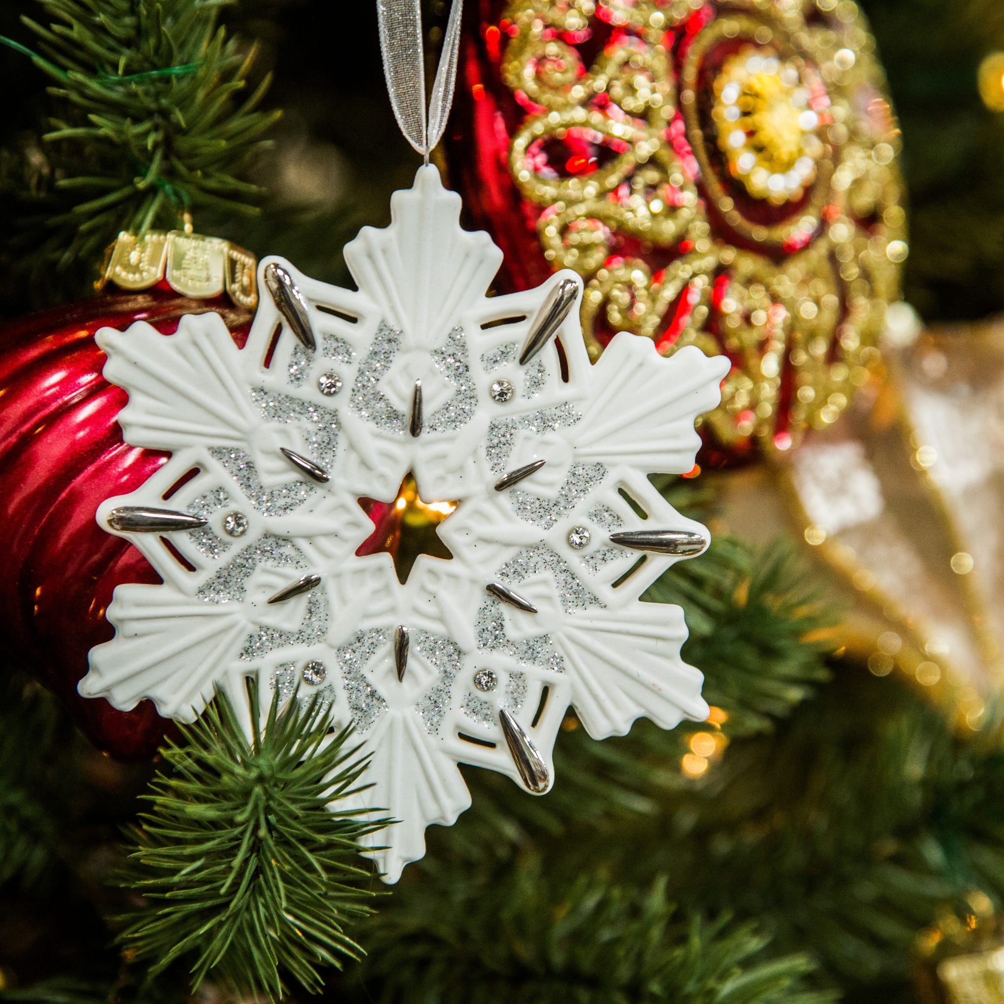 White Snowflake Christmas Tree