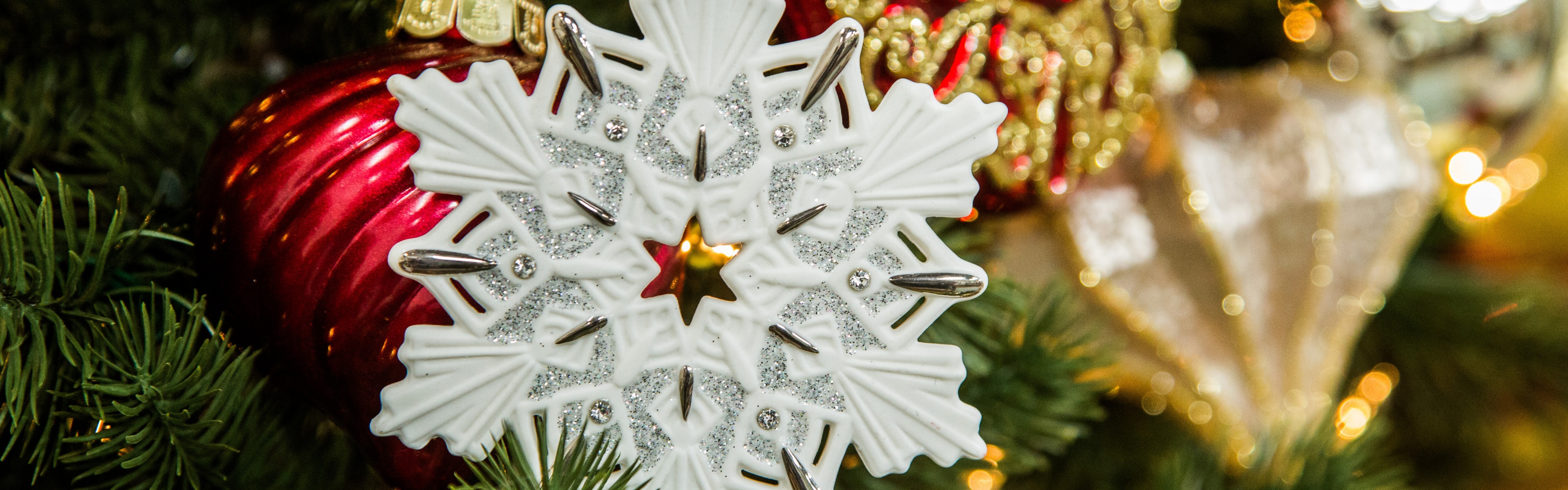 White Snowflake Christmas Tree