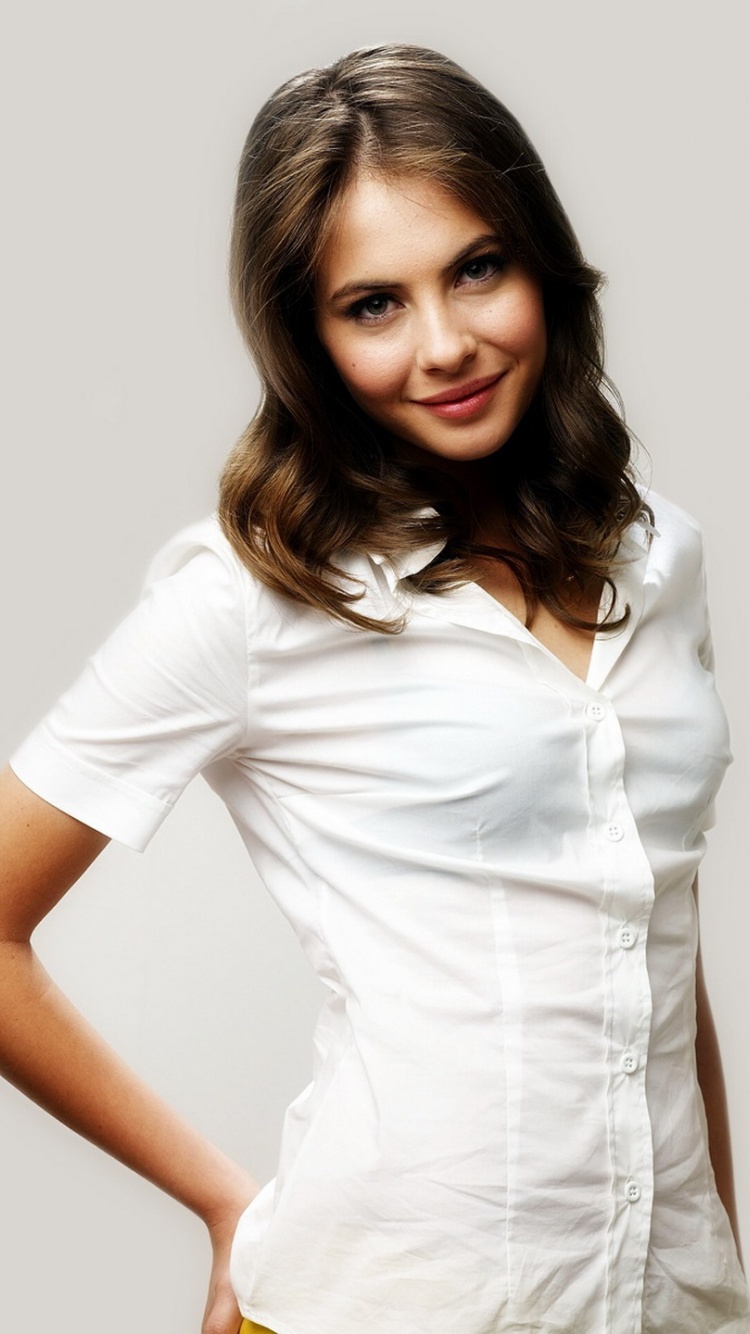 Willa Holland Legion Actress