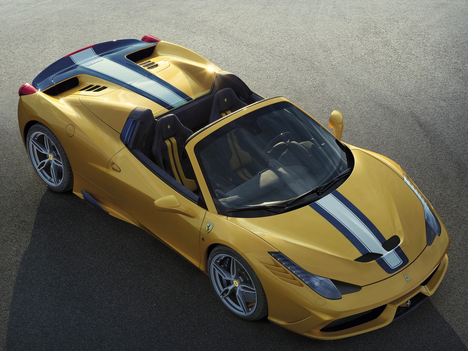 Yellow Ferrari 458 Speciale A