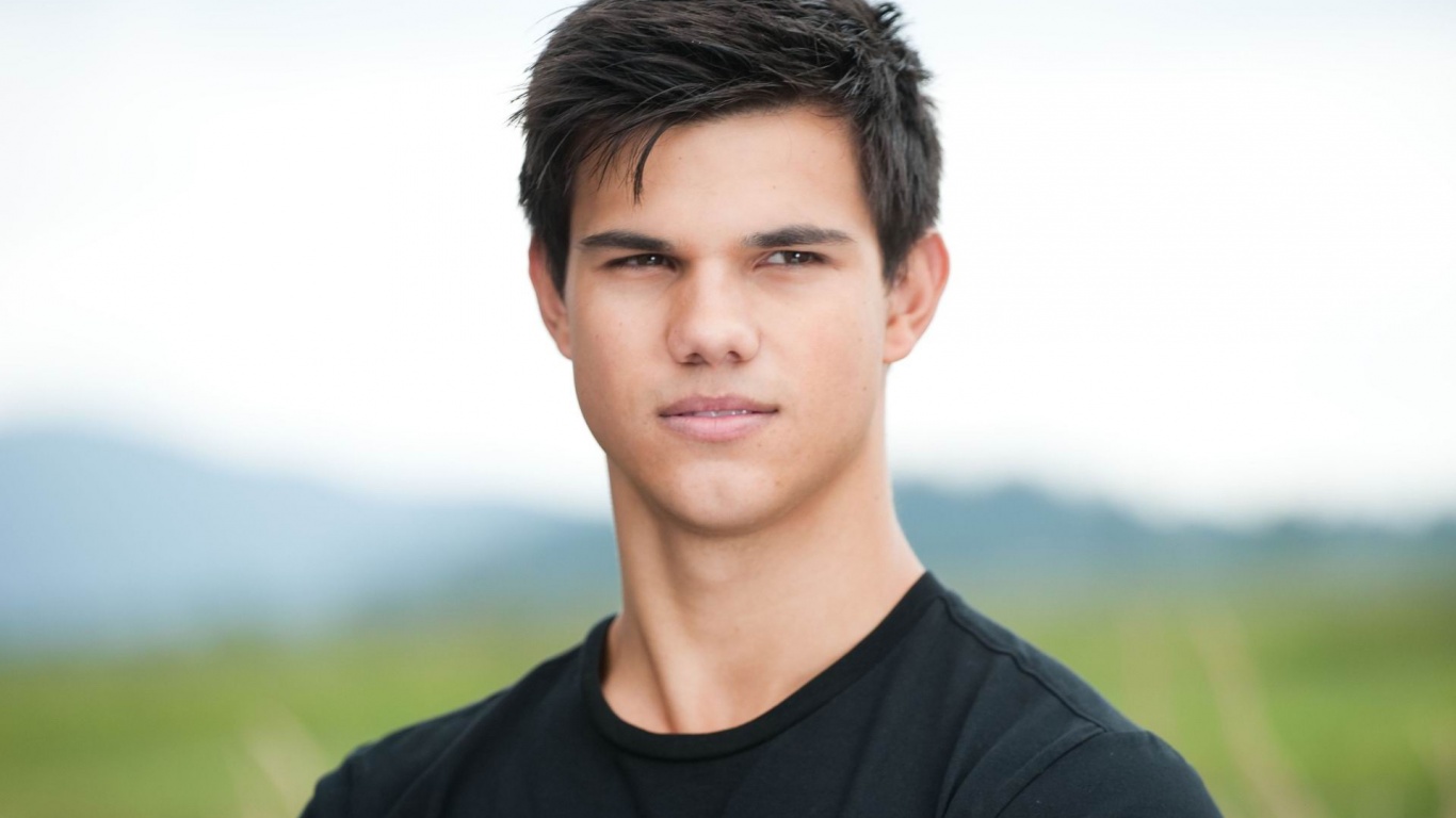 Young Taylor Lautner Wallpaper