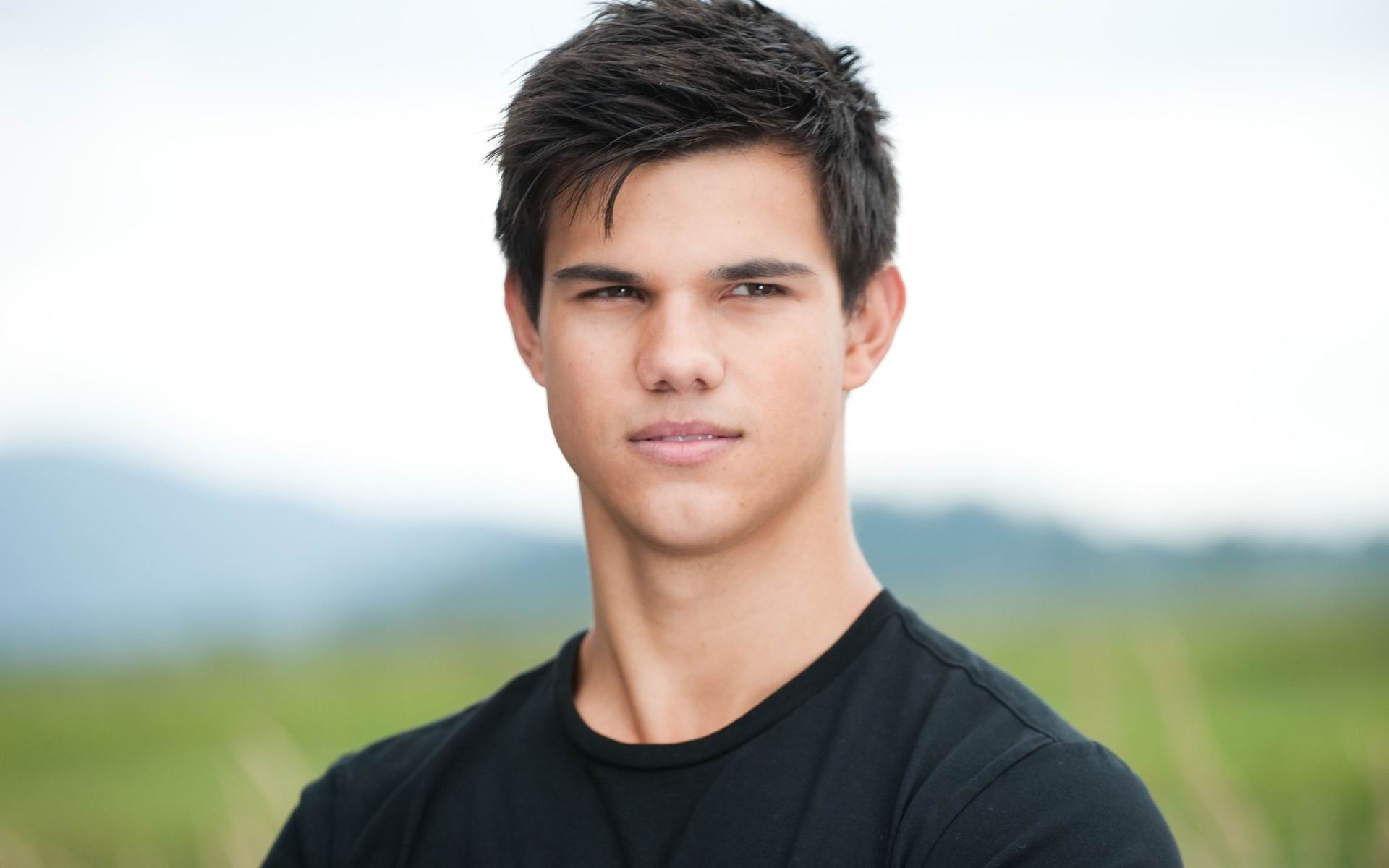 Young Taylor Lautner Wallpaper