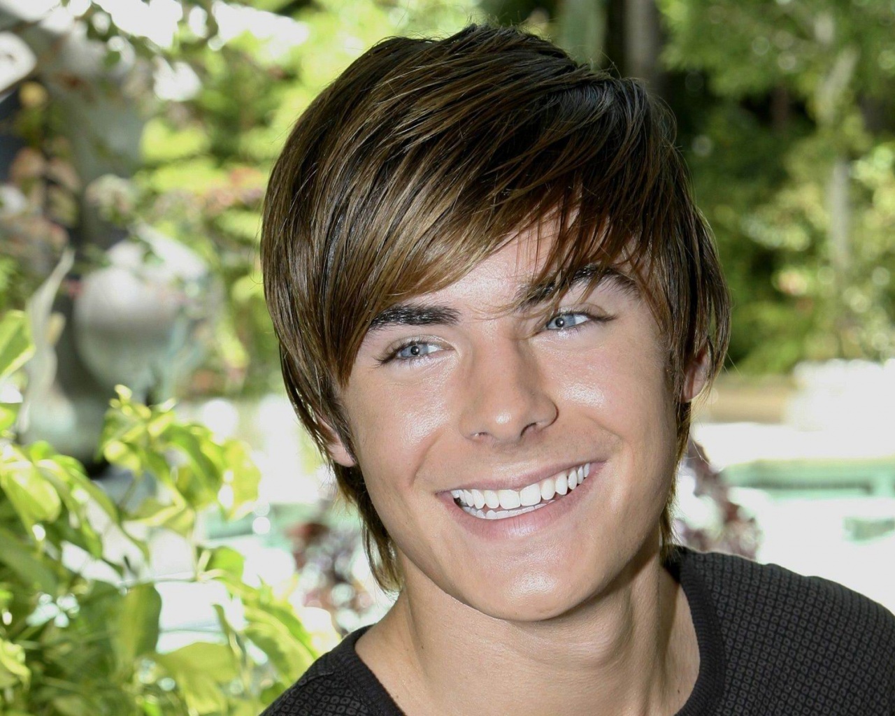 Zac Efron Smile